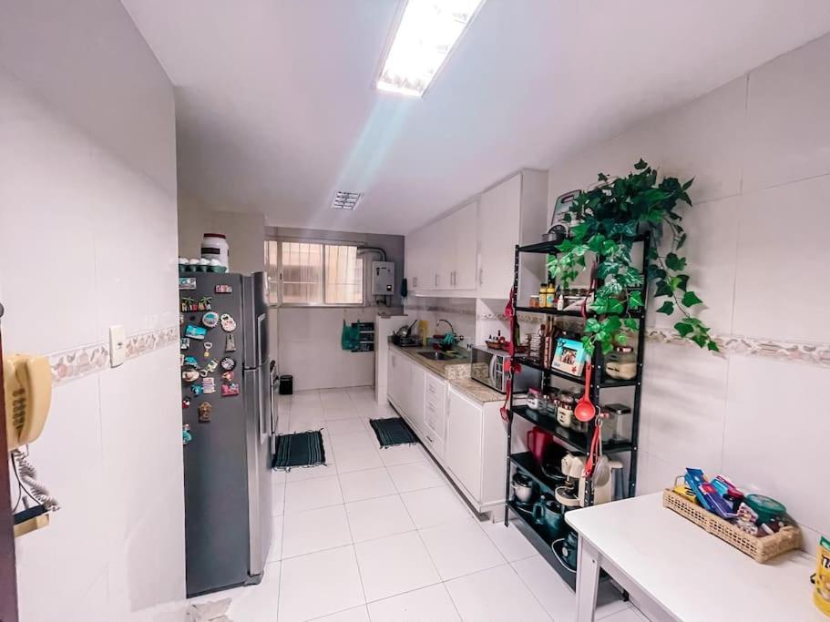 Espacoso Em Copacabana Apartamento *